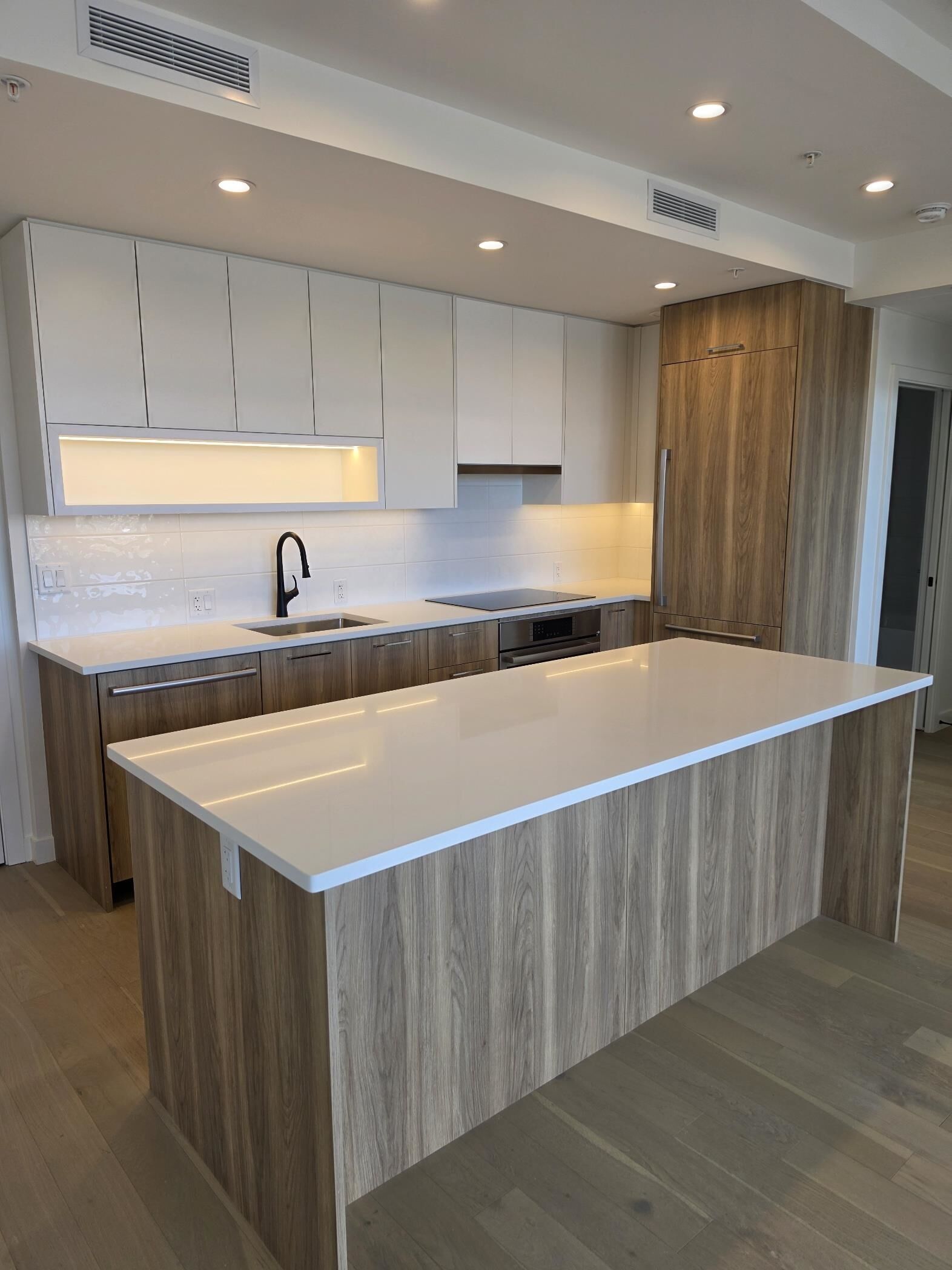 Property Photo: 8398 Oak Street 504 BC V6P 0L9