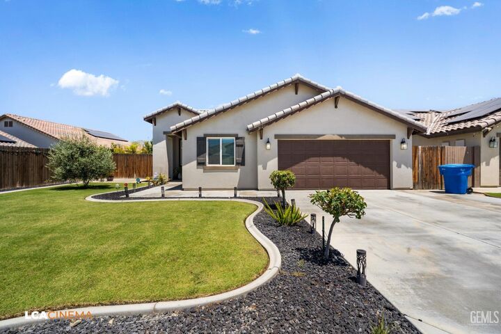 Property Photo: 9124 Midnight Creek Way CA 93311