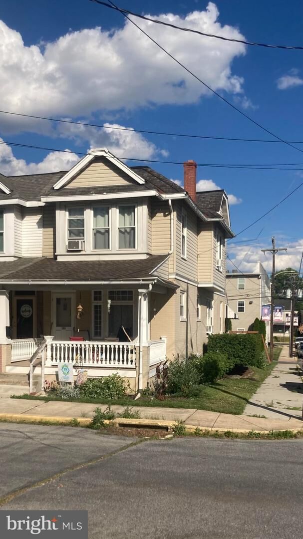 Property Photo:  300 E Walnut Street  PA 19530 