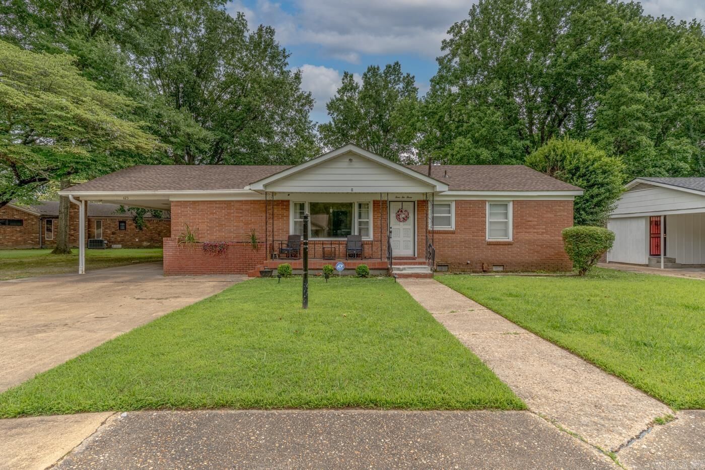 Property Photo:  423 Laughrun Drive  AR 72335 