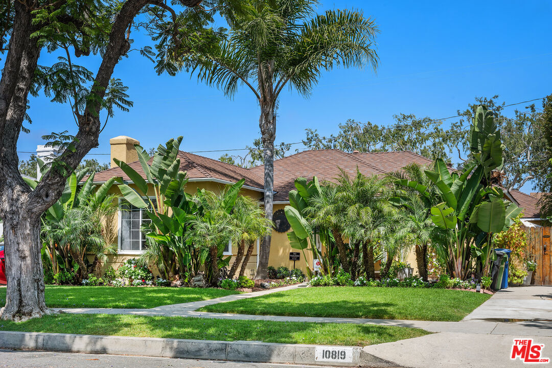 Property Photo:  10819 Garfield Ave  CA 90230 