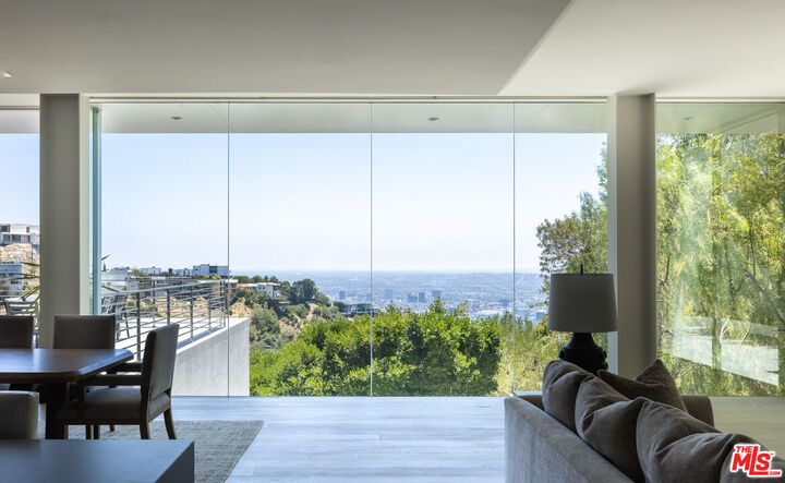 Property Photo:  1895 Rising Glen Rd  CA 90069 