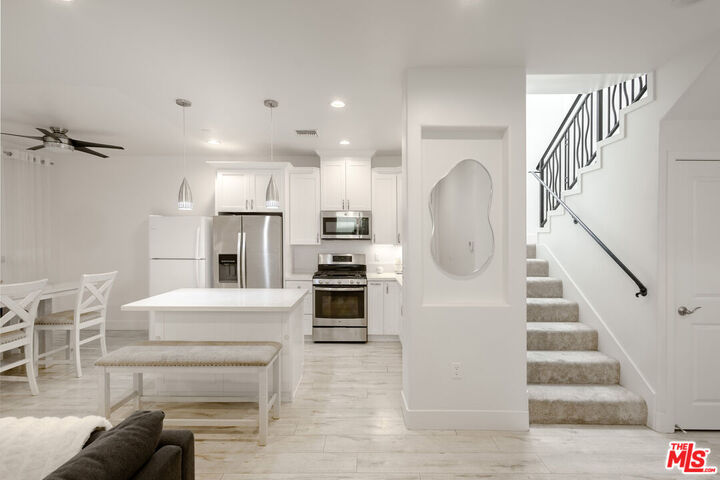 Property Photo: 16855 Balboa Ln CA 91406