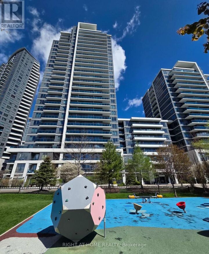 Property Photo:  7165 Yonge Street 1606  ON L3T 0C9 