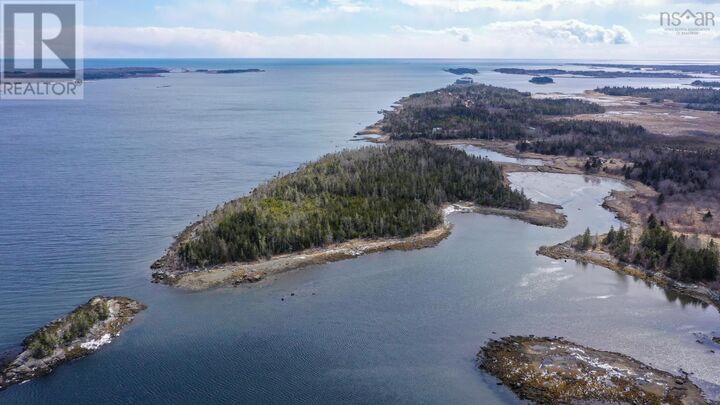 Ambers Island — photo 1