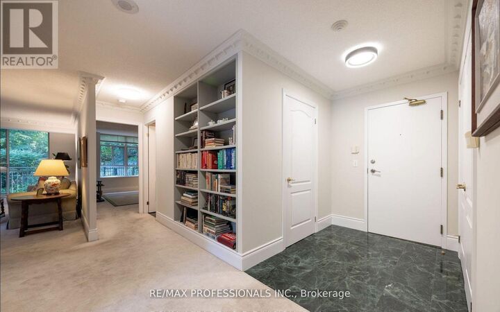 Property Photo:  75 York Mills Road 303  ON M2P 2E7 