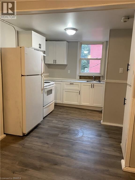 Property Photo:  62 Peel Street  ON N3Y 1S2 