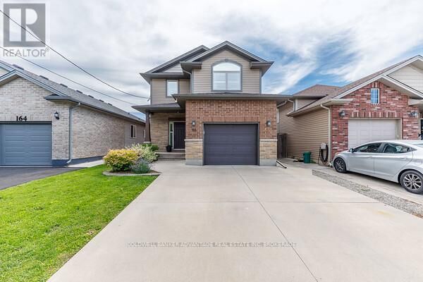 Property Photo:  166 Wallace Avenue South  ON L3B 1R5 