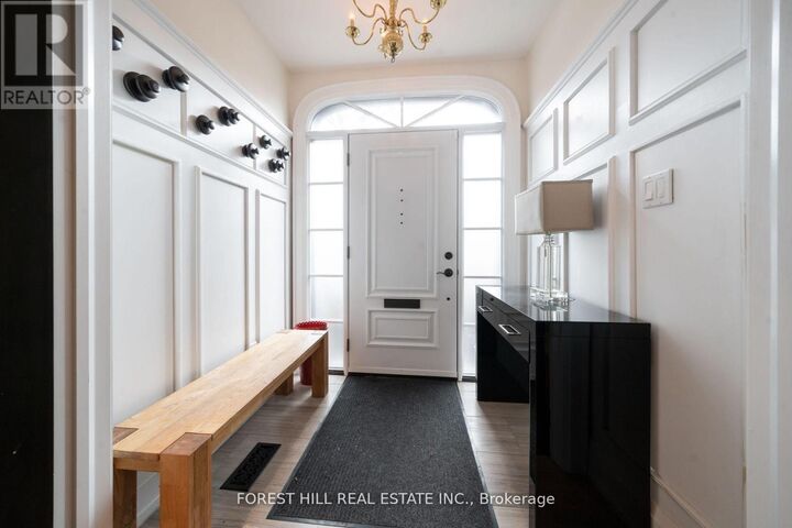 Property Photo:  6 Aberdeen Avenue  ON M4X 1A2 