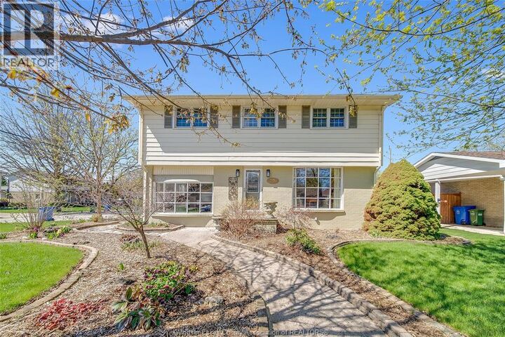 Property Photo:  391 Betty Drive  ON N8S 3W9 