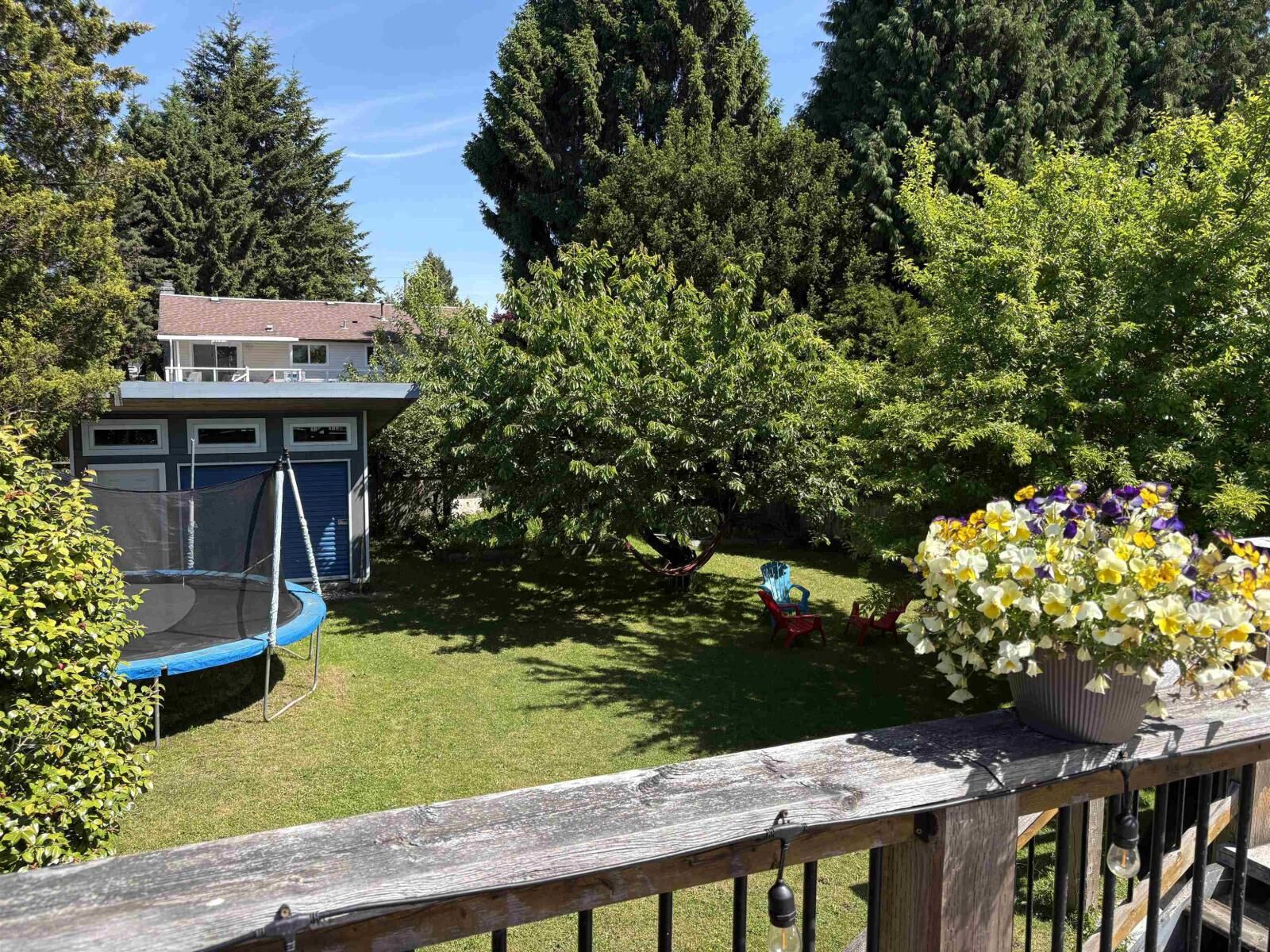 Property Photo:  15847 Russell Avenue  BC V4B 2S5 