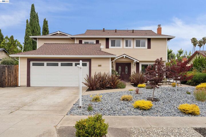 Property Photo: 37842 Dahlia Dr CA 94560
