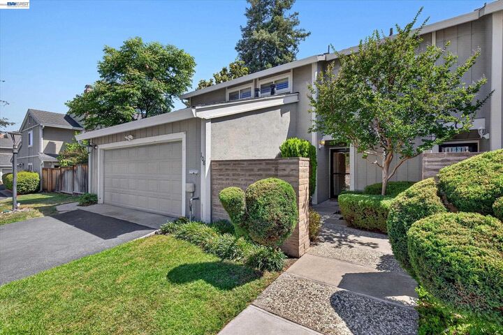 Property Photo: 108 Summerwood Pl CA 94518