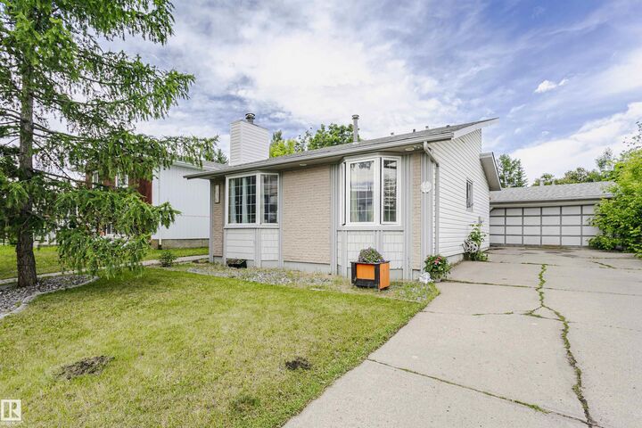 Property Photo:  10436 26 Avenue NW  AB T6J 4J9 