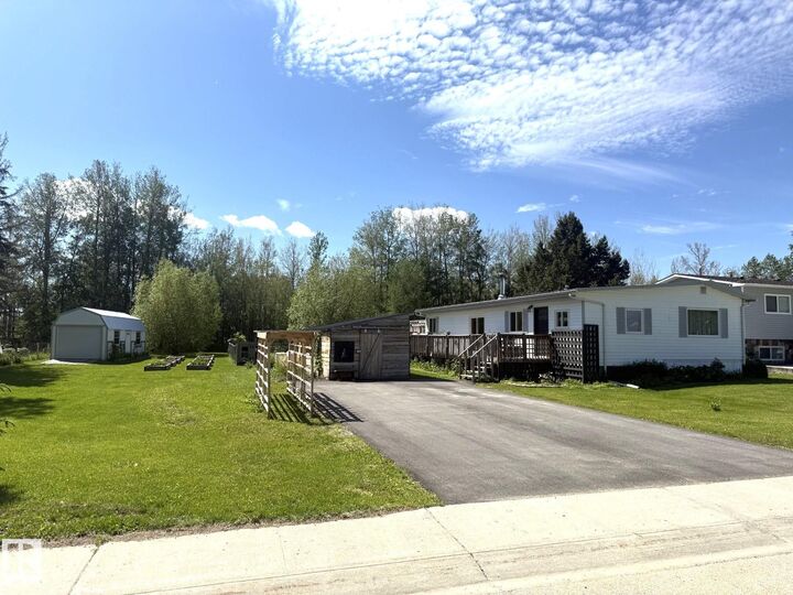 Property Photo: 4707 54 Avenue AB T0E 2M0