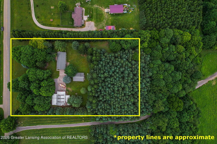 Property Photo:  916 N Ainger Road  MI 48813 