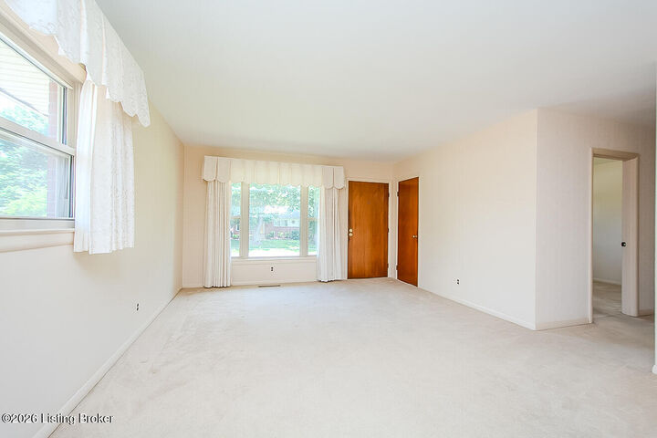 Property Photo:  3501 Mina Ct  KY 40220 