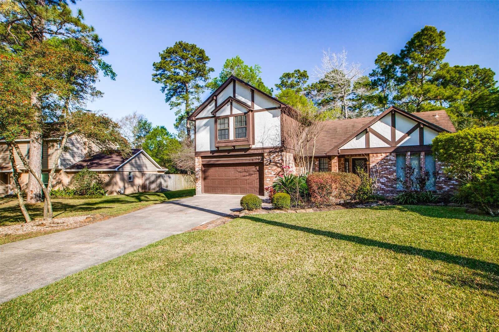 Property Photo:  24 E Torch Pine Circle  TX 77381 
