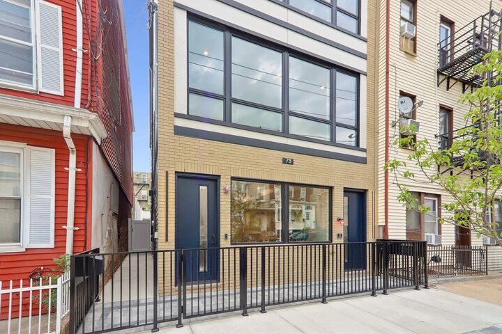 Property Photo:  78 Zabriskie St 3  NJ 07307 