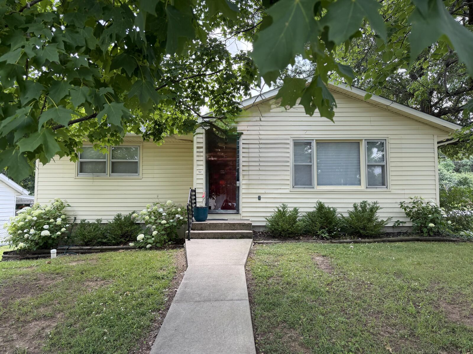 Property Photo:  1304 Neptune Street  MO 65265 
