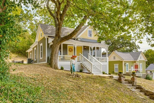 Property Photo:  436 E Broadway Avenue  MO 64024 