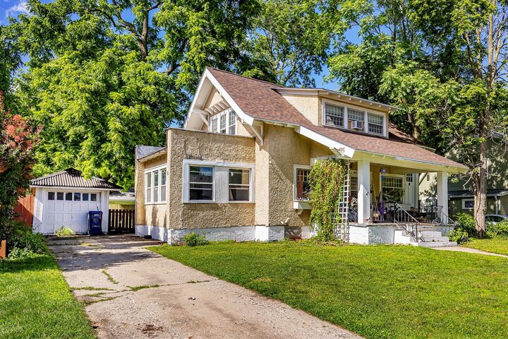 Property Photo: 605 8th Street 607 IA 50010