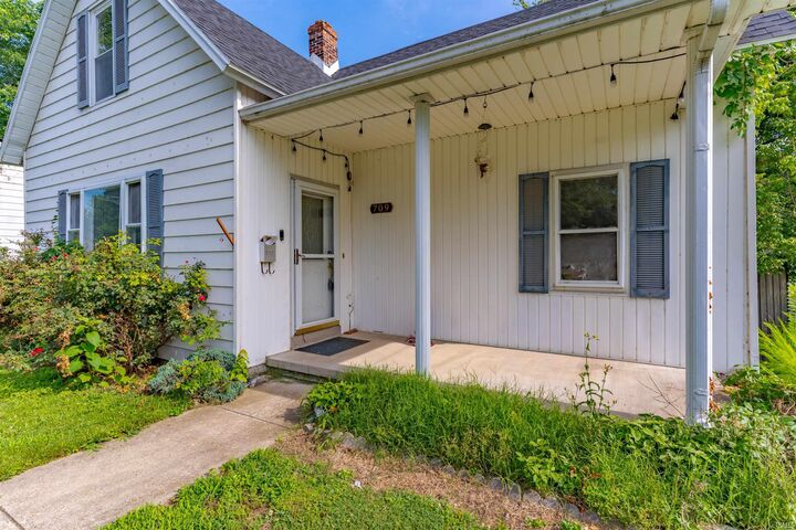 Property Photo:  709 Walnut Street  IN 47635 