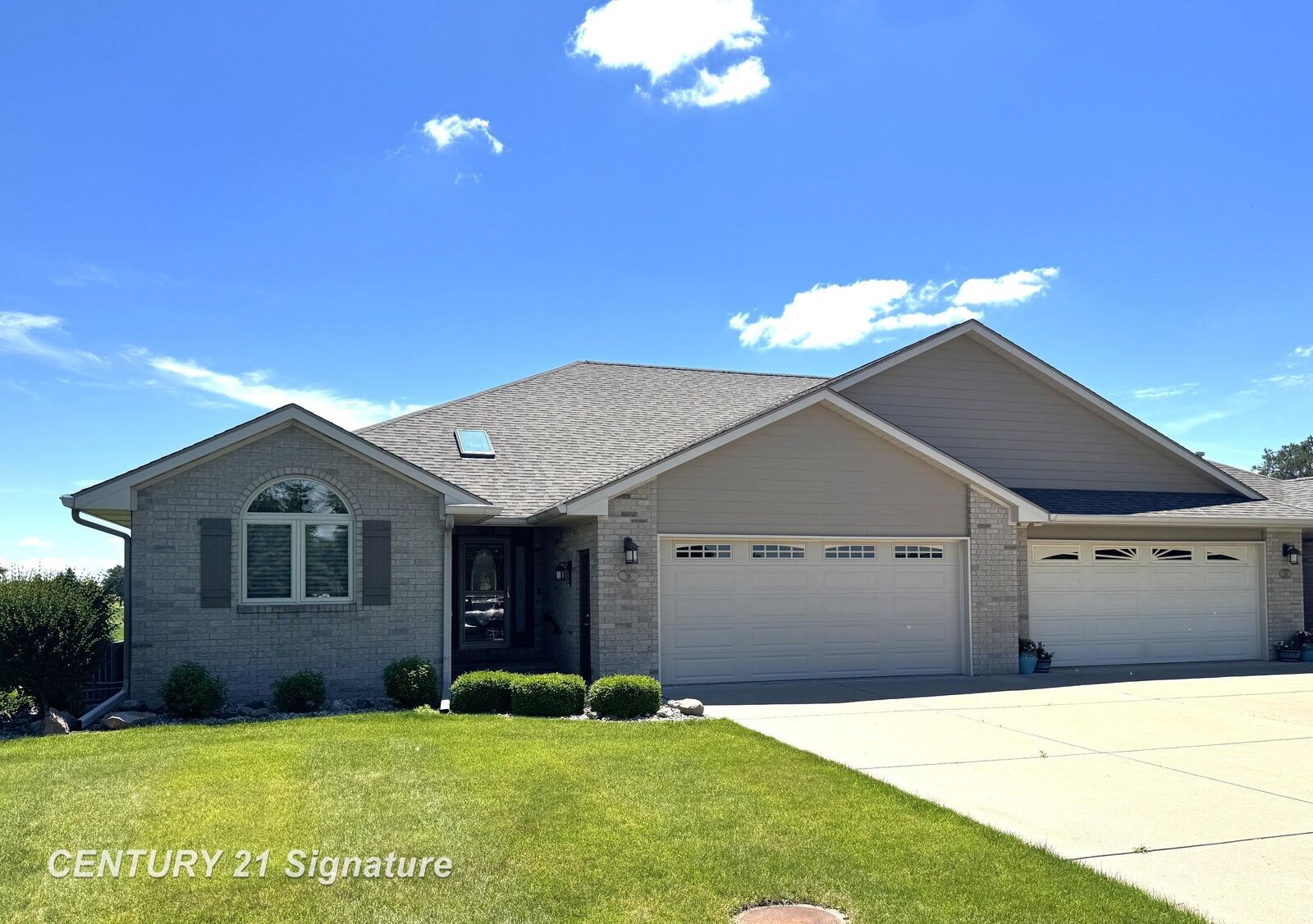 Property Photo:  36 Millpond Trail  MI 48603 