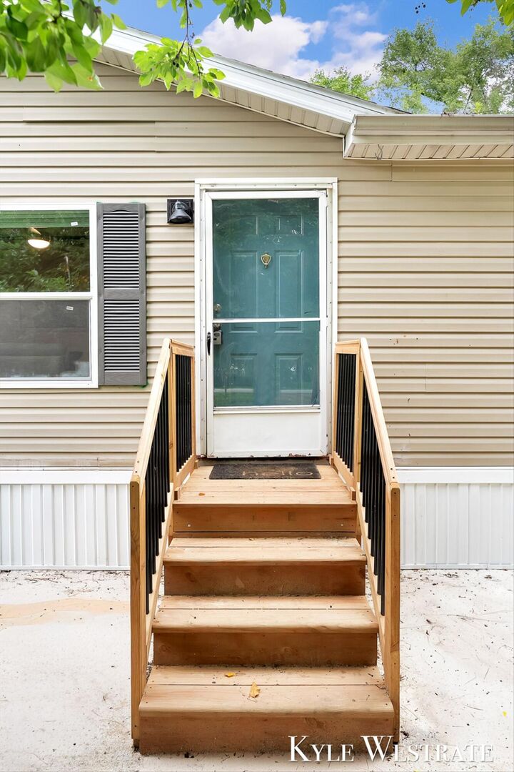 Property Photo: 1515 10th Street MI 49070