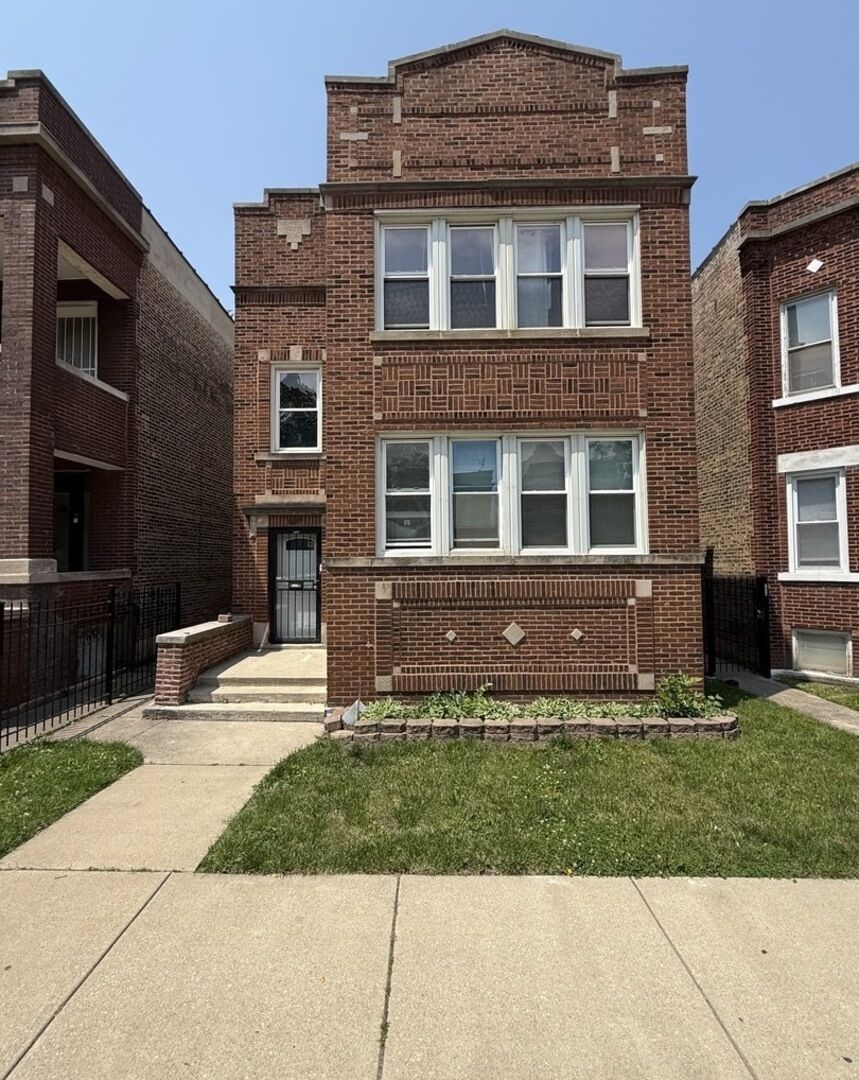 Property Photo:  7544 S Sangamon Street  IL 60620 
