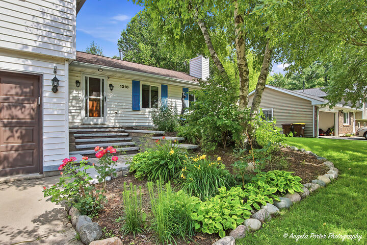 Property Photo: 1218 Bunker Street IL 60098