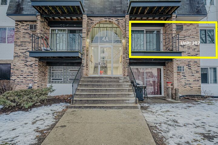 Property Photo:  4A E Dundee Quarter Drive 207  IL 60074 