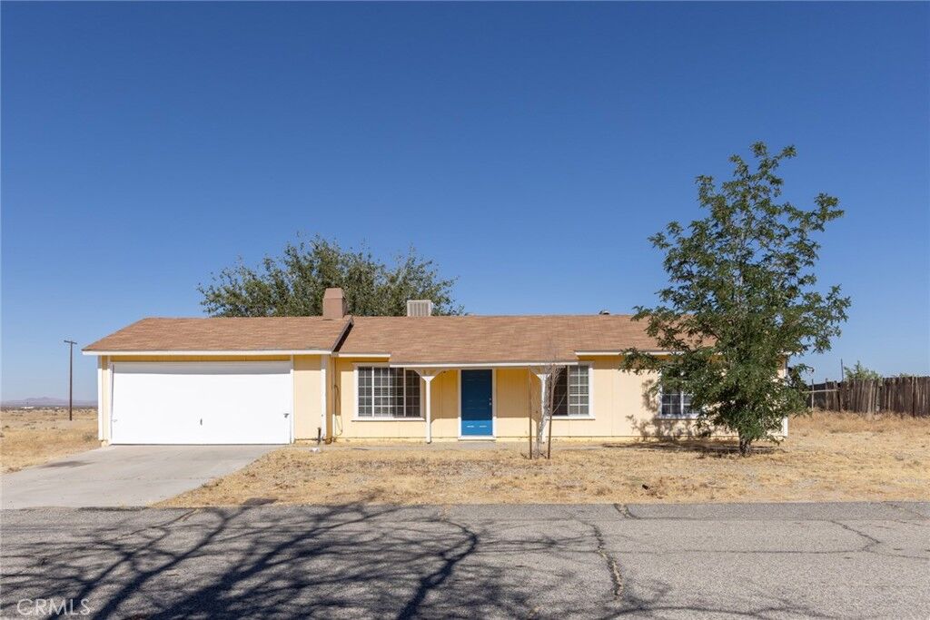 Property Photo:  40712 179th E  CA 93535 