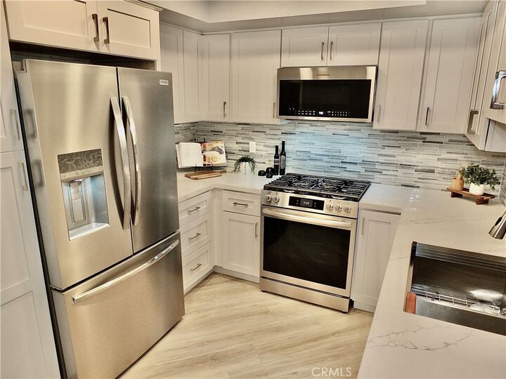 Property Photo:  2805 E East 3rd Street 6  CA 90814 