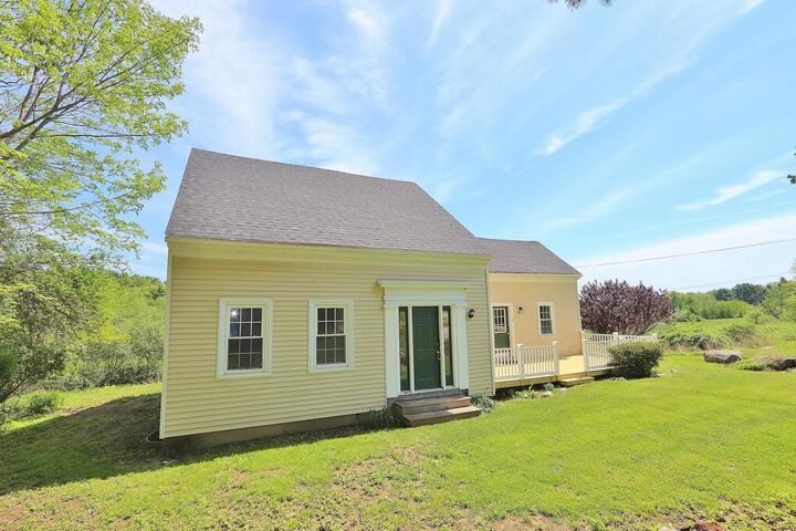 Property Photo:  8 Strawberry Lane  ME 04856 