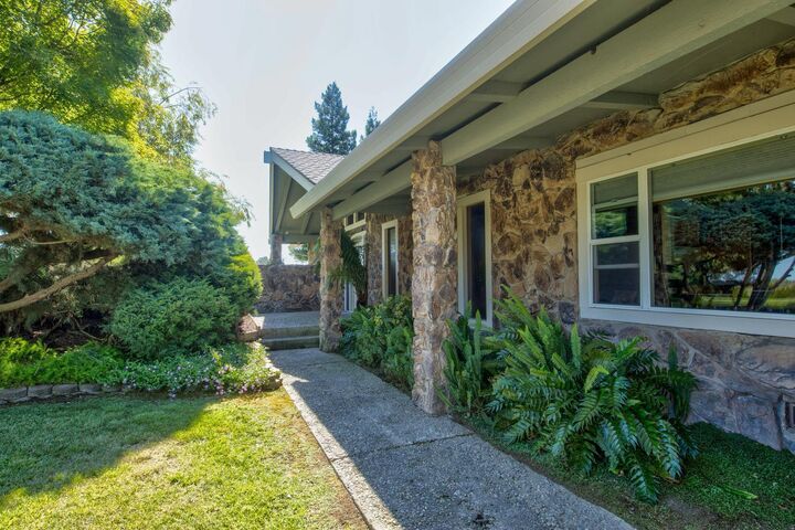 Property Photo:  22110 E Milton Road  CA 95236 