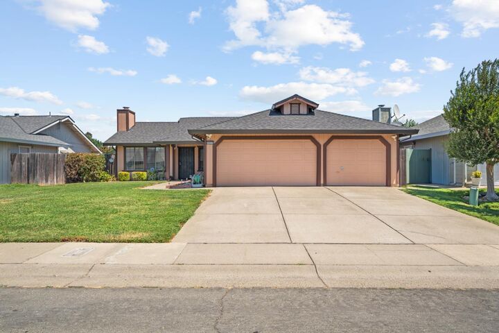 Property Photo:  4865 Bamford Drive  CA 95823 