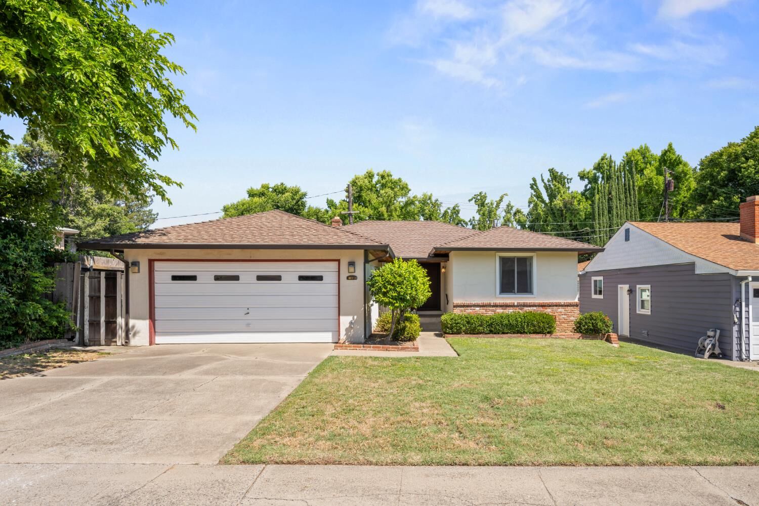 Property Photo:  481 Wanda Way  CA 95819 