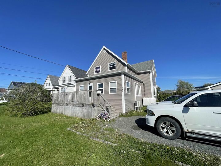 140 Blackett Street — photo 1