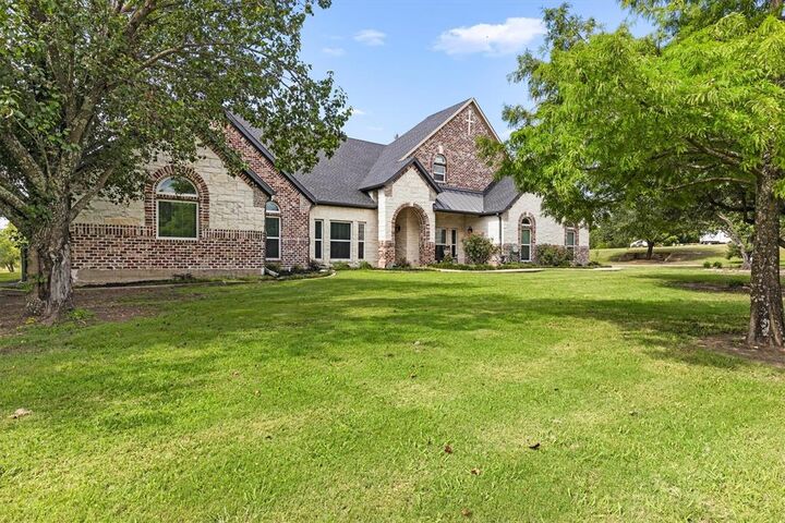 Property Photo:  1187 N Country Lane  TX 75087 