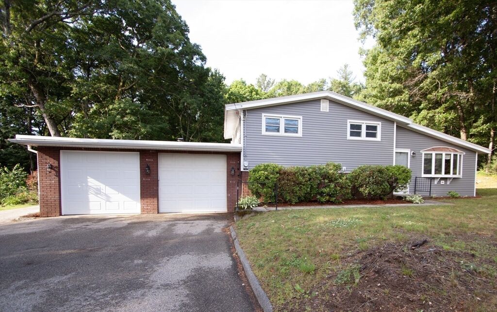 Property Photo:  21 Siani Rd  MA 01542 