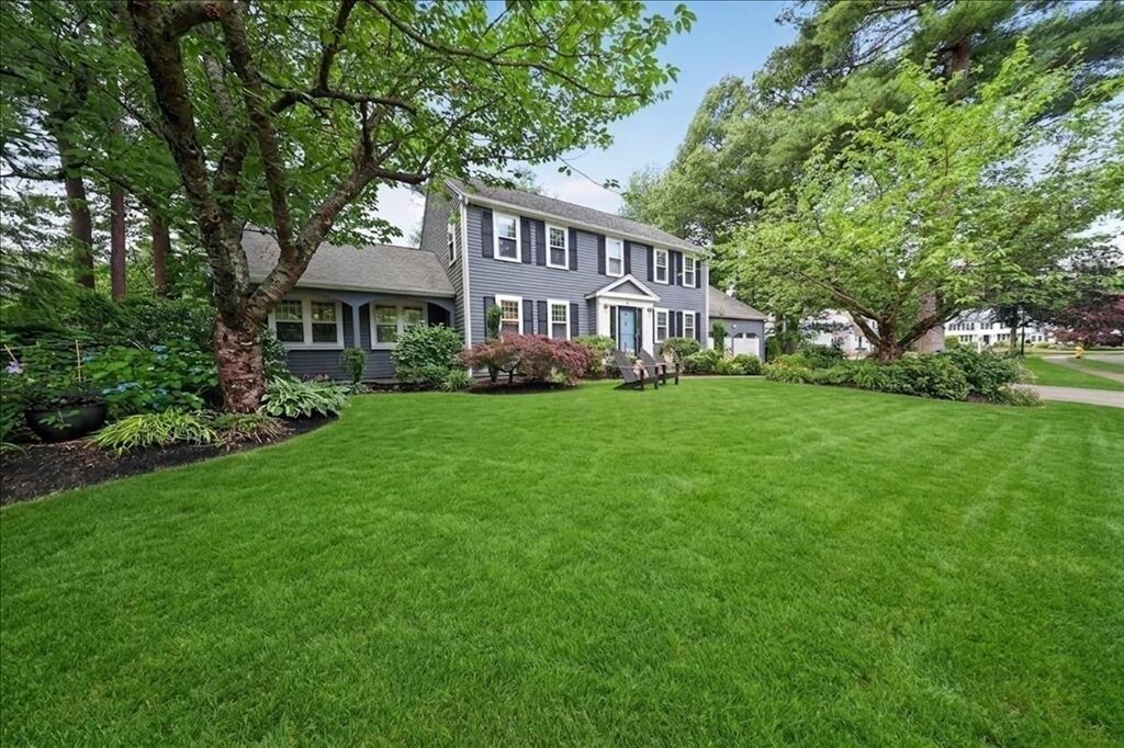 Property Photo: 6 Blackhorse Ln MA 02043