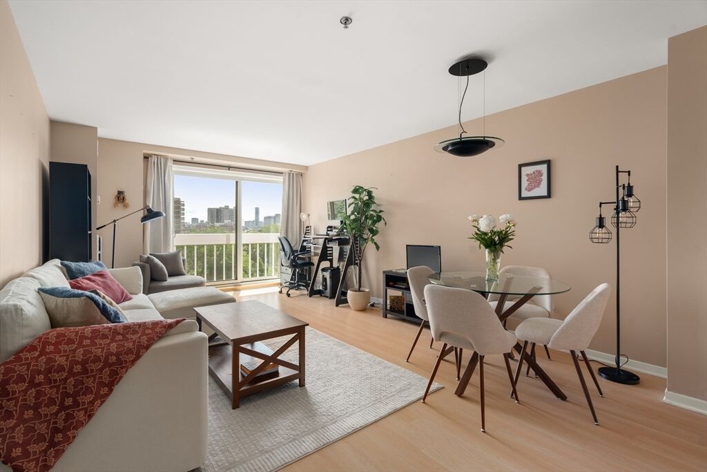 Property Photo:  950 Massachusetts Ave 514  MA 02139 