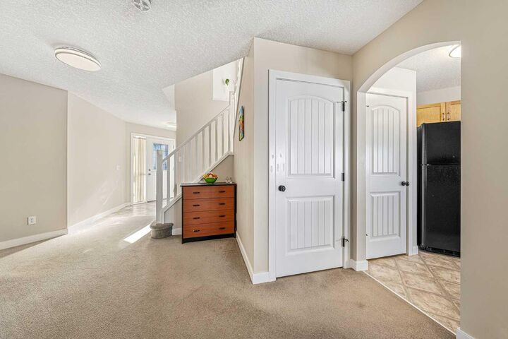 Property Photo:  91 Bridlecrest Street SW  AB T2Y 4Y8 