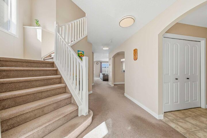 Property Photo:  91 Bridlecrest Street SW  AB T2Y 4Y8 