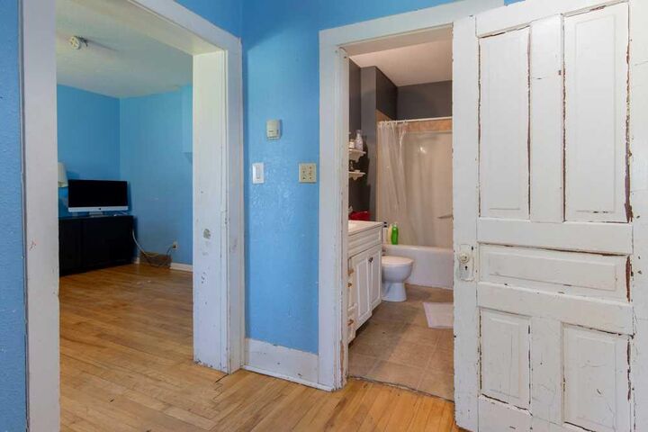 Property Photo:  664 1 Street W  AB T0K 0K0 