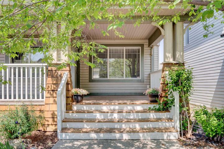 Property Photo:  173 Copperfield Gardens SE  AB T2Z 4C2 