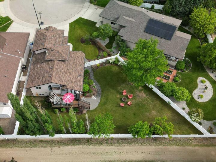 Property Photo:  156 Aubrey Close  AB T4R 3B8 