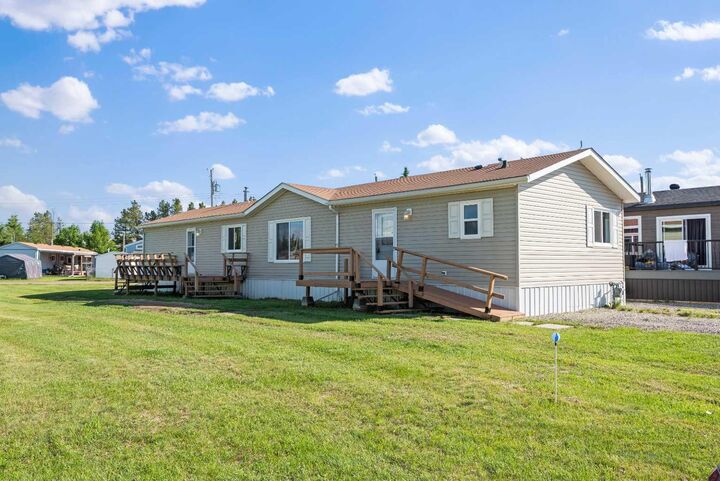 8 Trochu Avenue — photo 1
