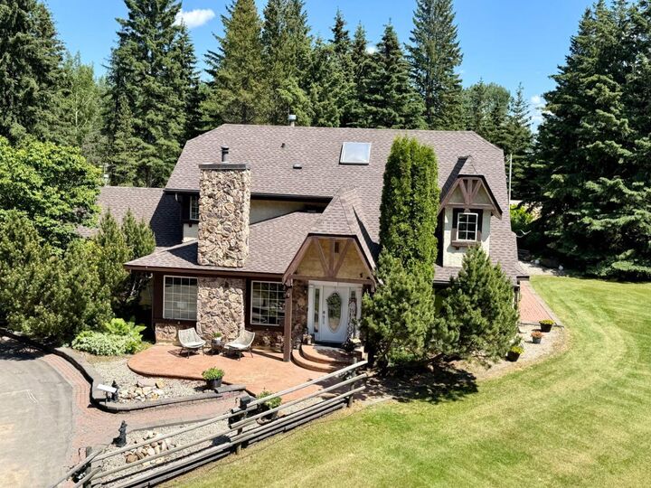 Property Photo:  11 Bench Creek Estate  AB T7E 0B3 